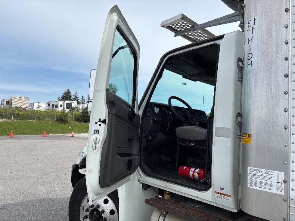 Refrigerated Truck-Light and Medium Duty Trucks-International-2020-MV607-Belleville-ON-256,350\n\t\tkm-$ 64,750 - Image 16