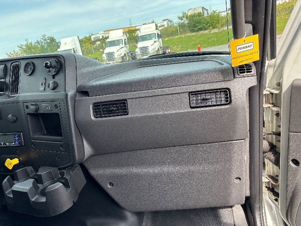 Refrigerated Truck-Light and Medium Duty Trucks-International-2020-MV607-Belleville-ON-256,350\n\t\tkm-$ 64,750 - Image 21