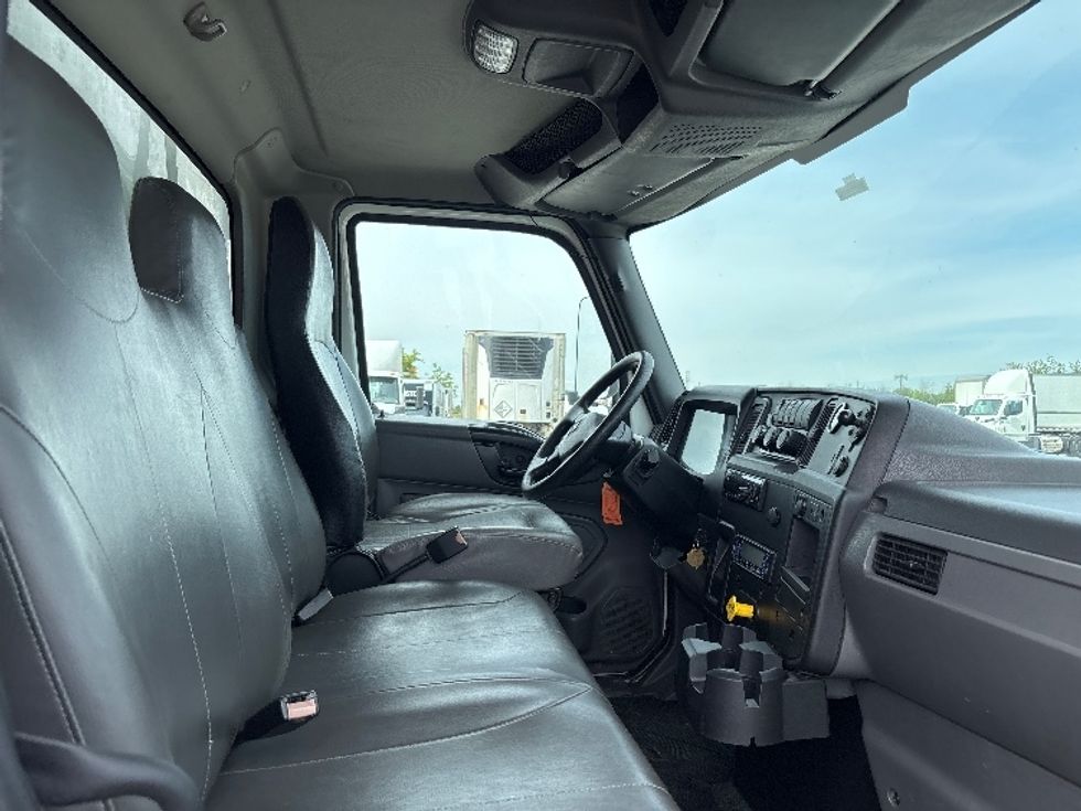 Refrigerated Truck-Light and Medium Duty Trucks-International-2020-MV607-Belleville-ON-256,350\n\t\tkm-$ 64,750 - Image 22