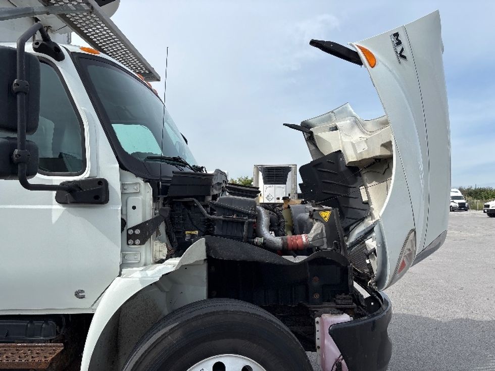 Refrigerated Truck-Light and Medium Duty Trucks-International-2020-MV607-Belleville-ON-256,350\n\t\tkm-$ 64,750 - Image 23