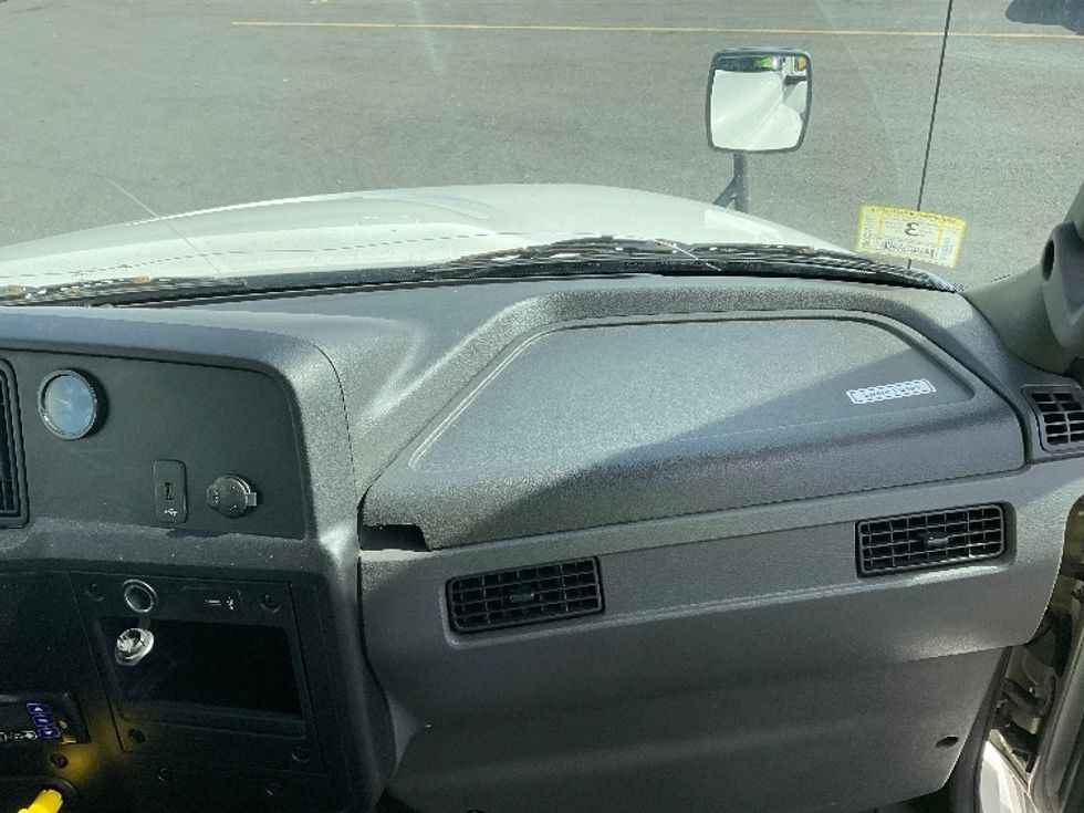 Refrigerated Truck-Light and Medium Duty Trucks-International-2020-MV607-Braintree-MA-180,532\n\t\tmiles-$ 47,250 - Image 21