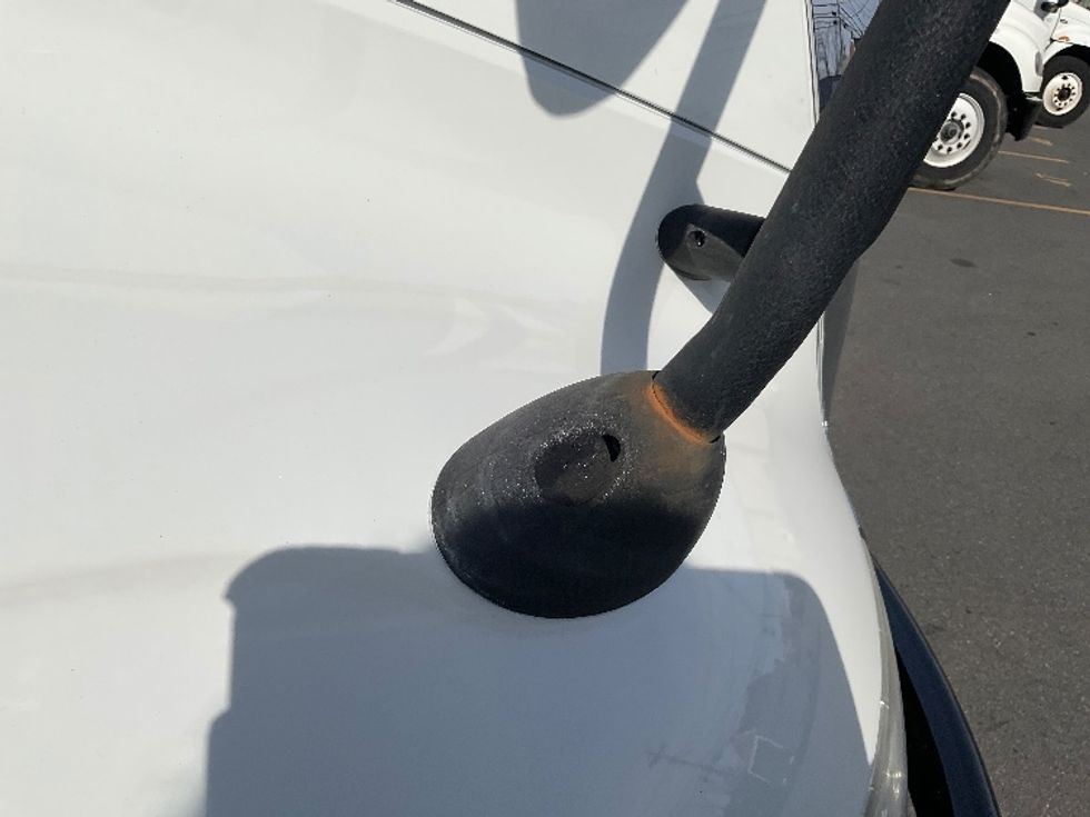 Refrigerated Truck-Light and Medium Duty Trucks-International-2020-MV607-Braintree-MA-180,532\n\t\tmiles-$ 47,250 - Image 28