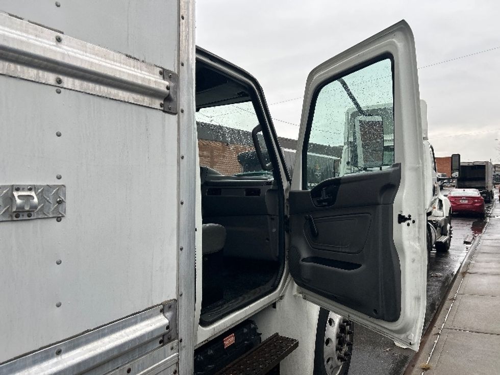 Refrigerated Truck-Light and Medium Duty Trucks-International-2020-MV607-Bronx-NY-184,998\n\t\tmiles-$ 49,250 - Image 20