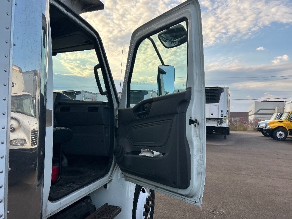 Refrigerated Truck-Light and Medium Duty Trucks-International-2020-MV607-Brooklyn Park-MN-112,039\n\t\tmiles-$ 54,750 - Image 16