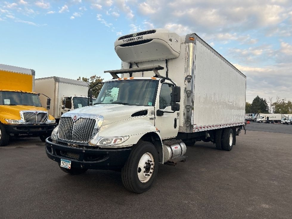 Refrigerated Truck-Light and Medium Duty Trucks-International-2020-MV607-Brooklyn Park-MN-112,039\n\t\tmiles-$ 54,750 - Image 3