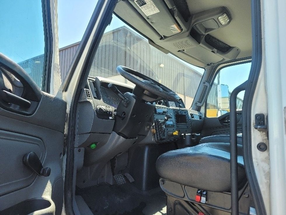 Refrigerated Truck-Light and Medium Duty Trucks-International-2020-MV607-Brooklyn Park-MN-160,508\n\t\tmiles-$ 54,500 - Image 16
