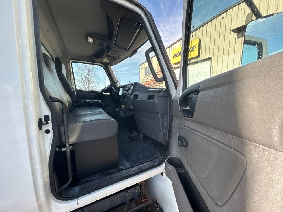 Refrigerated Truck-Light and Medium Duty Trucks-International-2020-MV607-Brooklyn Park-MN-168,618\n\t\tmiles-$ 54,000 - Image 19