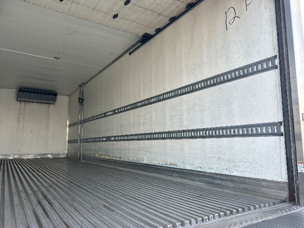 Refrigerated Truck-Light and Medium Duty Trucks-International-2020-MV607-Brooklyn Park-MN-93,646\n\t\tmiles-$ 76,500 - Image 12