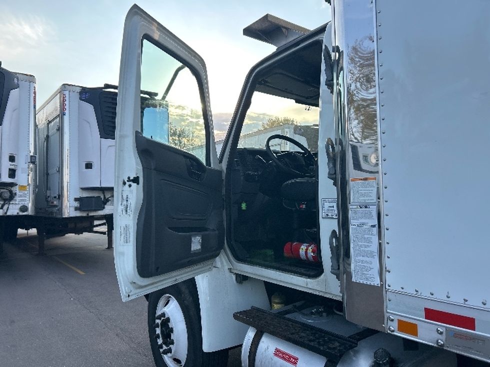 Refrigerated Truck-Light and Medium Duty Trucks-International-2020-MV607-Brooklyn Park-MN-93,646\n\t\tmiles-$ 76,500 - Image 16
