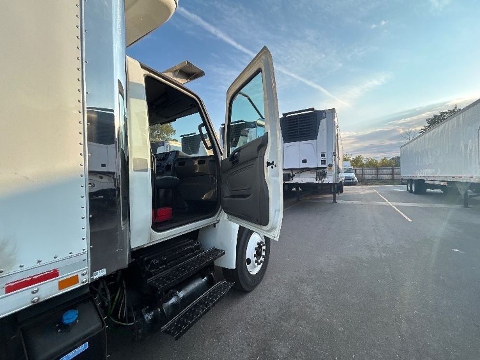 Refrigerated Truck-Light and Medium Duty Trucks-International-2020-MV607-Brooklyn Park-MN-93,646\n\t\tmiles-$ 76,500 - Image 20