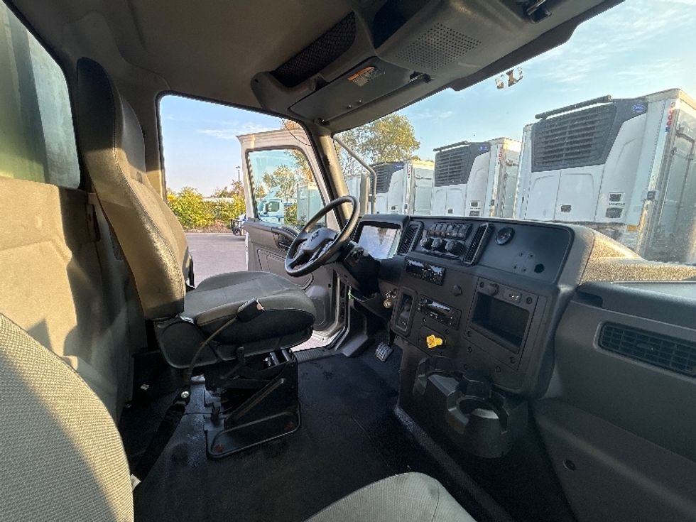 Refrigerated Truck-Light and Medium Duty Trucks-International-2020-MV607-Brooklyn Park-MN-93,646\n\t\tmiles-$ 76,500 - Image 22