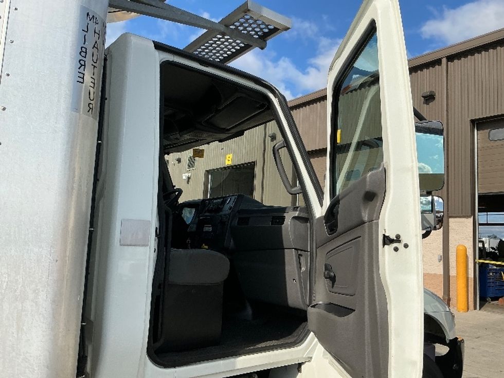 Refrigerated Truck-Light and Medium Duty Trucks-International-2020-MV607-Burlington-ON-248,789\n\t\tkm-$ 64,250 - Image 20