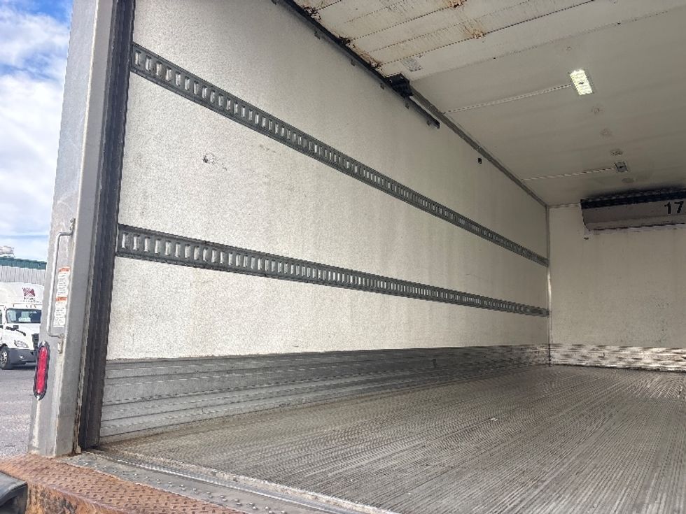 Refrigerated Truck-Light and Medium Duty Trucks-International-2020-MV607-Calgary-AB-353,539\n\t\tkm-$ 48,750 - Image 11