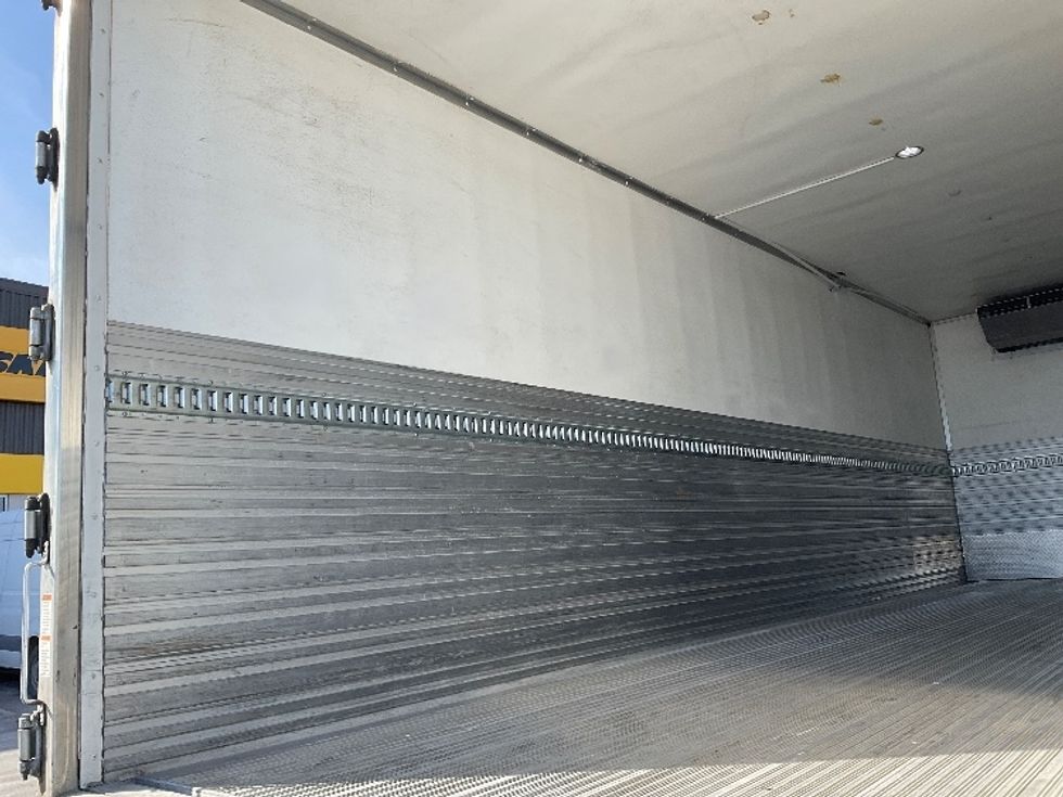 Refrigerated Truck-Light and Medium Duty Trucks-International-2020-MV607-Cambridge-ON-288,516\n\t\tkm-$ 72,250 - Image 10