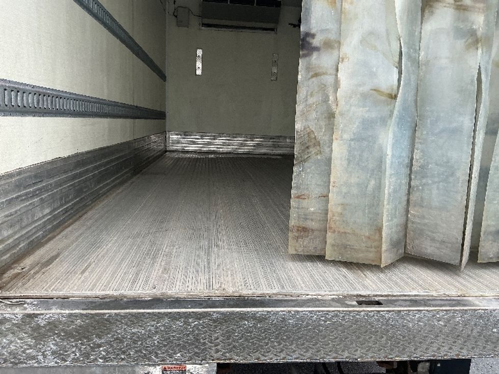 Refrigerated Truck-Light and Medium Duty Trucks-International-2020-MV607-Cambridge-ON-325,795\n\t\tkm-$ 61,000 - Image 10