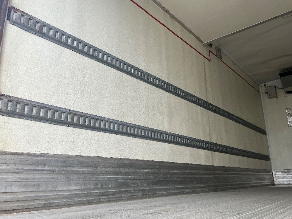 Refrigerated Truck-Light and Medium Duty Trucks-International-2020-MV607-Cambridge-ON-325,795\n\t\tkm-$ 61,000 - Image 11