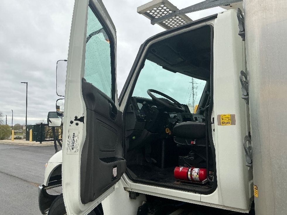 Refrigerated Truck-Light and Medium Duty Trucks-International-2020-MV607-Cambridge-ON-325,795\n\t\tkm-$ 61,000 - Image 16
