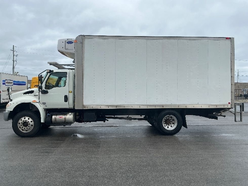 Refrigerated Truck-Light and Medium Duty Trucks-International-2020-MV607-Cambridge-ON-325,795\n\t\tkm-$ 61,000 - Image 4