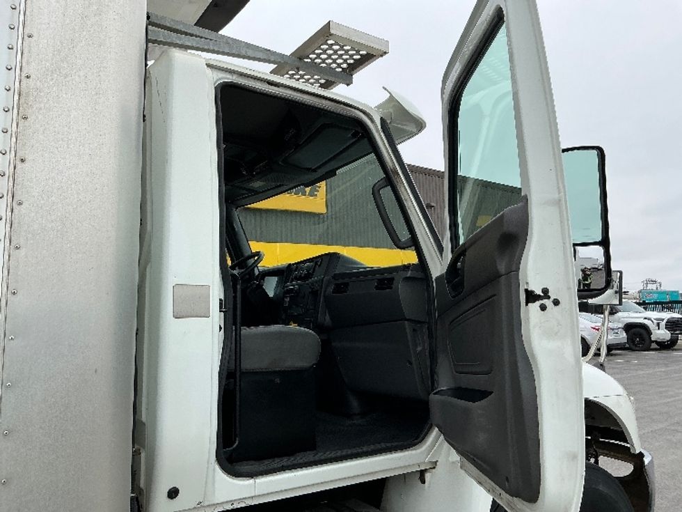 Refrigerated Truck-Light and Medium Duty Trucks-International-2020-MV607-Cambridge-ON-493,292\n\t\tkm-$ 33,000 - Image 19