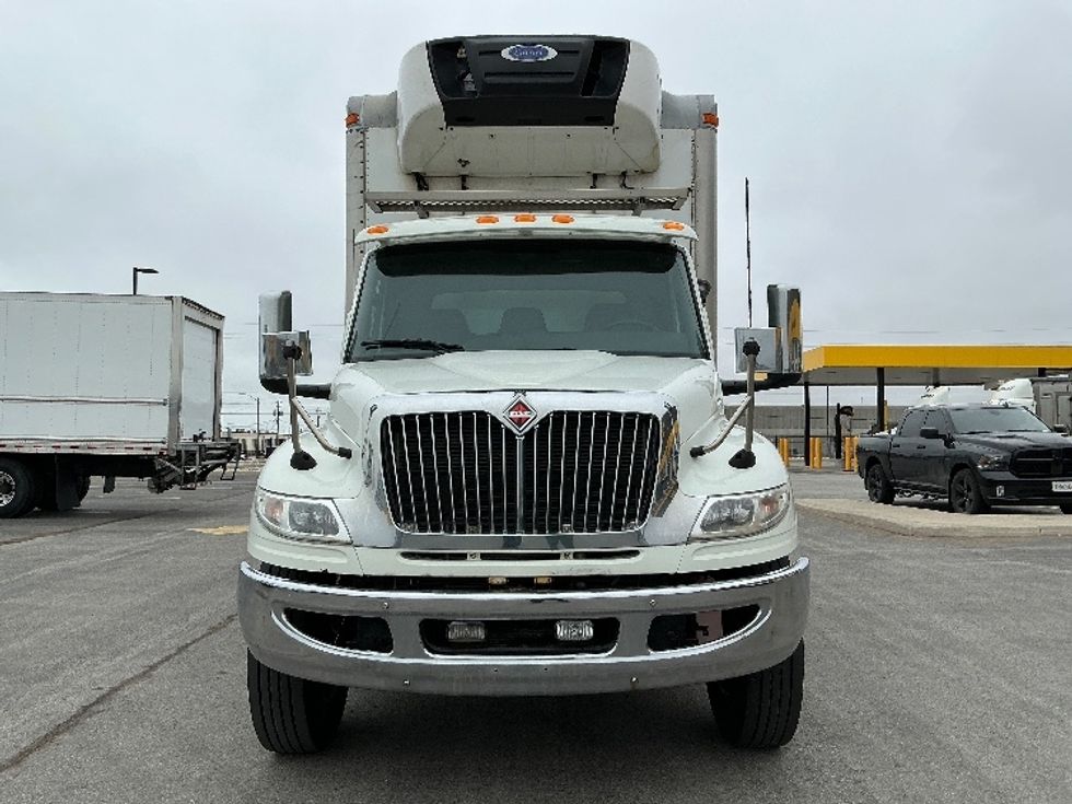 Refrigerated Truck-Light and Medium Duty Trucks-International-2020-MV607-Cambridge-ON-493,292\n\t\tkm-$ 33,000 - Image 2
