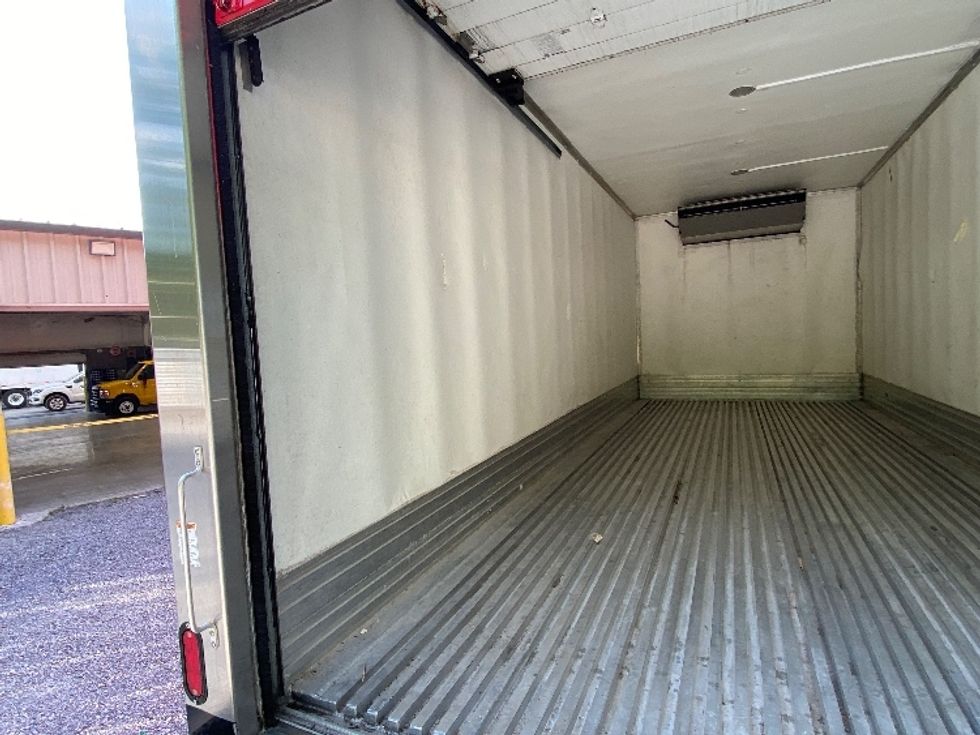 Refrigerated Truck-Light and Medium Duty Trucks-International-2020-MV607-Cleveland-TN-272,702\n\t\tmiles-$ 29,750 - Image 11