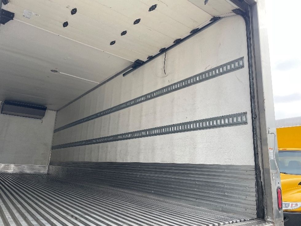 Refrigerated Truck-Light and Medium Duty Trucks-International-2020-MV607-Dallas-TX-176,977\n\t\tmiles-$ 39,750 - Image 11