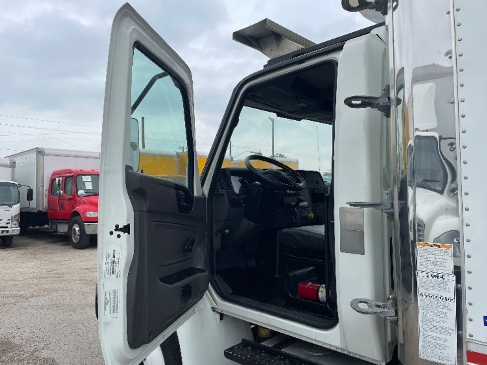 Refrigerated Truck-Light and Medium Duty Trucks-International-2020-MV607-Dallas-TX-176,977\n\t\tmiles-$ 39,750 - Image 15