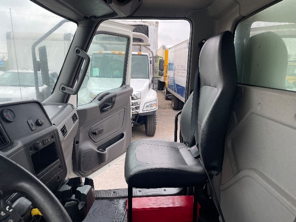 Refrigerated Truck-Light and Medium Duty Trucks-International-2020-MV607-Dallas-TX-176,977\n\t\tmiles-$ 39,750 - Image 18