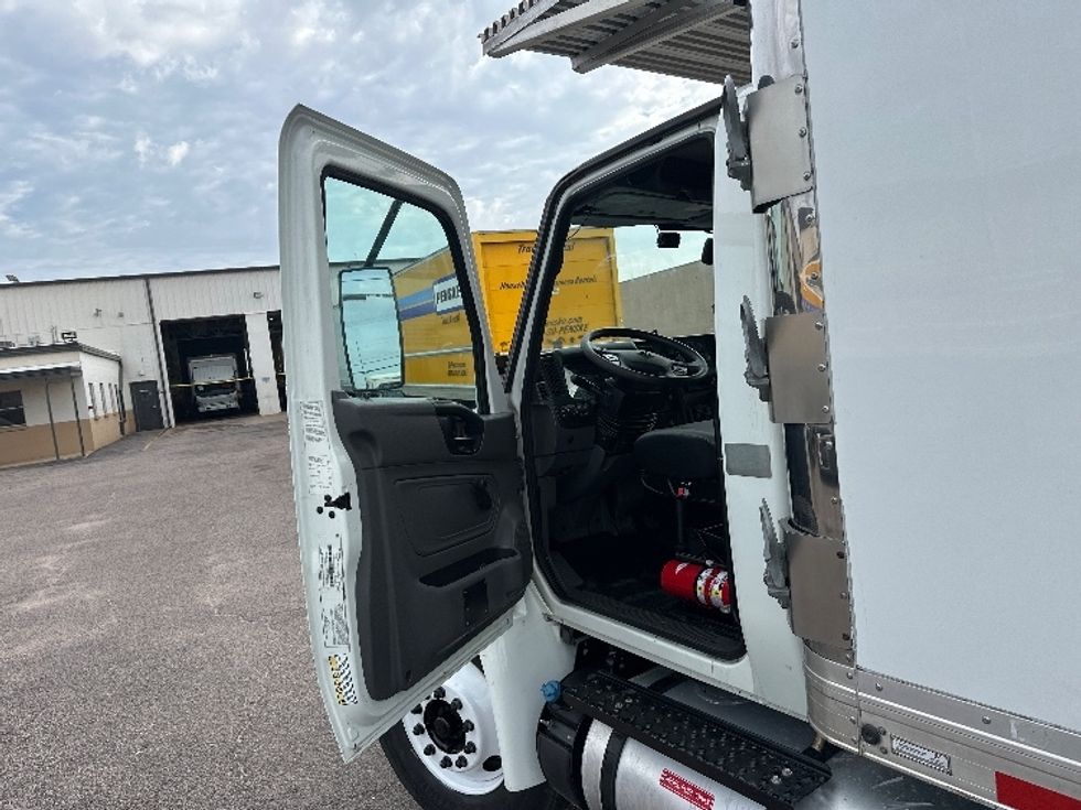 Refrigerated Truck-Light and Medium Duty Trucks-International-2020-MV607-Dallas-TX-206,462\n\t\tmiles-$ 42,750 - Image 16