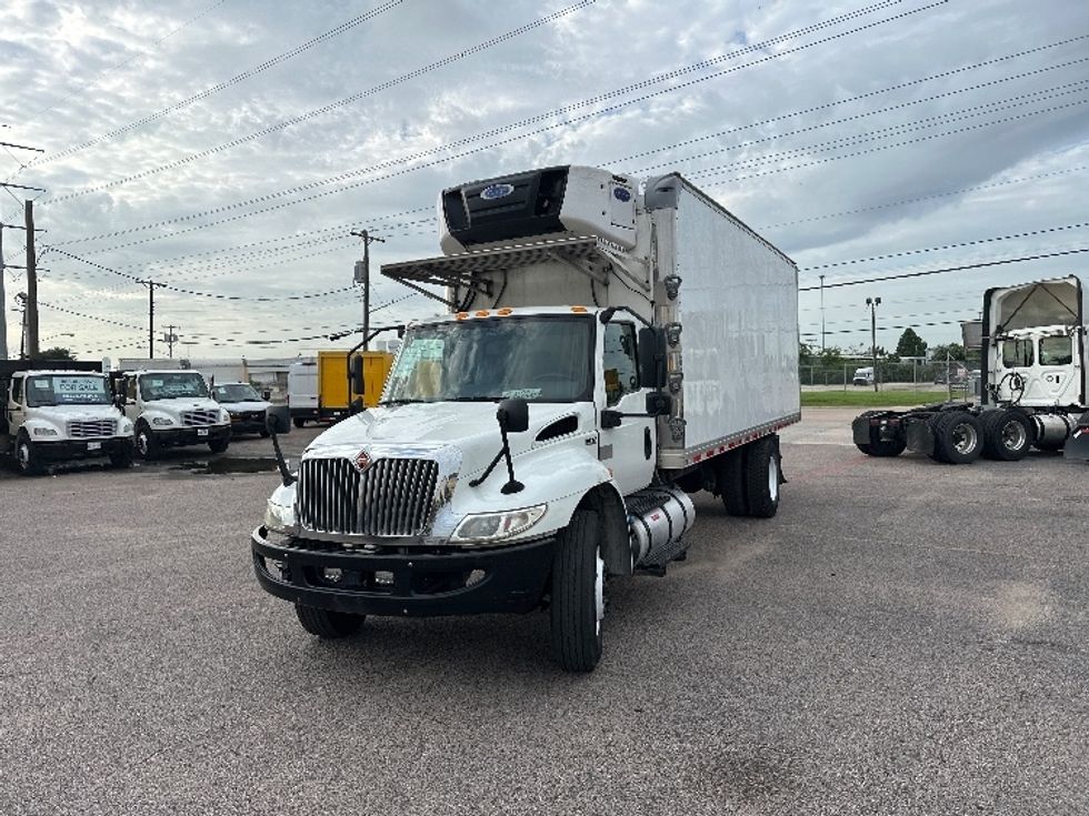 Refrigerated Truck-Light and Medium Duty Trucks-International-2020-MV607-Dallas-TX-206,462\n\t\tmiles-$ 42,750 - Image 3