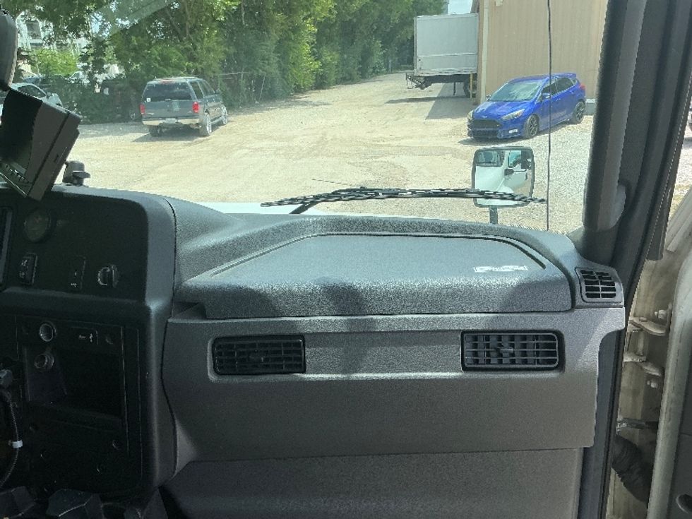 Refrigerated Truck-Light and Medium Duty Trucks-International-2020-MV607-Dallas-TX-220,113\n\t\tmiles-$ 40,250 - Image 21