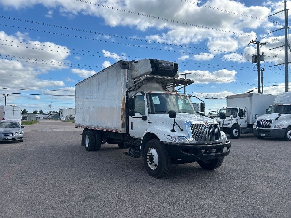 Refrigerated Truck-Light and Medium Duty Trucks-International-2020-MV607-Dallas-TX-270,930\n\t\tmiles-$ 26,250 - Image 1