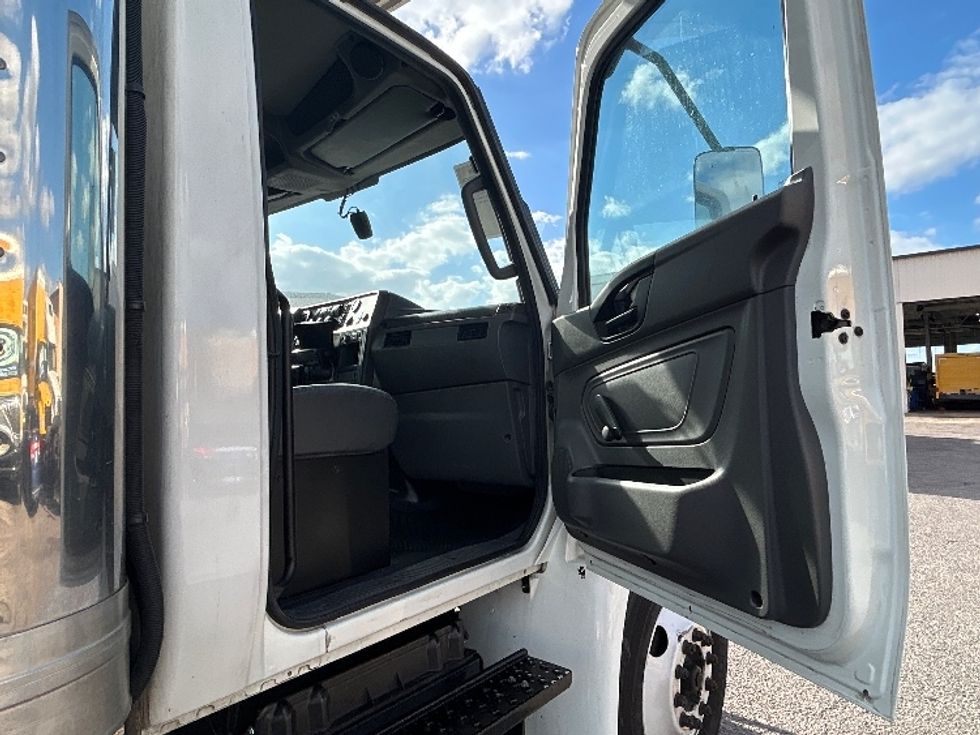 Refrigerated Truck-Light and Medium Duty Trucks-International-2020-MV607-Dallas-TX-270,930\n\t\tmiles-$ 26,250 - Image 20
