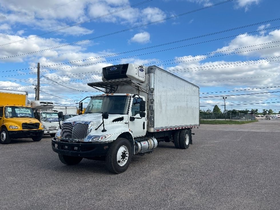 Refrigerated Truck-Light and Medium Duty Trucks-International-2020-MV607-Dallas-TX-270,930\n\t\tmiles-$ 26,250 - Image 3