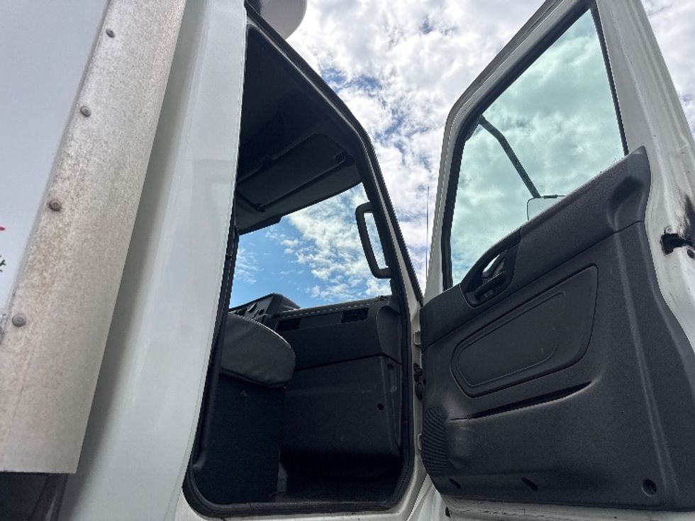 Refrigerated Truck-Light and Medium Duty Trucks-International-2020-MV607-Denver-CO-152,338\n\t\tmiles-$ 45,750 - Image 19