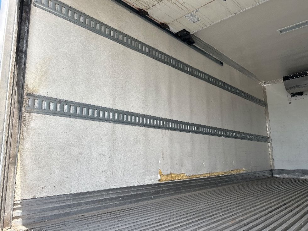 Refrigerated Truck-Light and Medium Duty Trucks-International-2020-MV607-Denver-CO-192,707\n\t\tmiles-$ 37,750 - Image 10