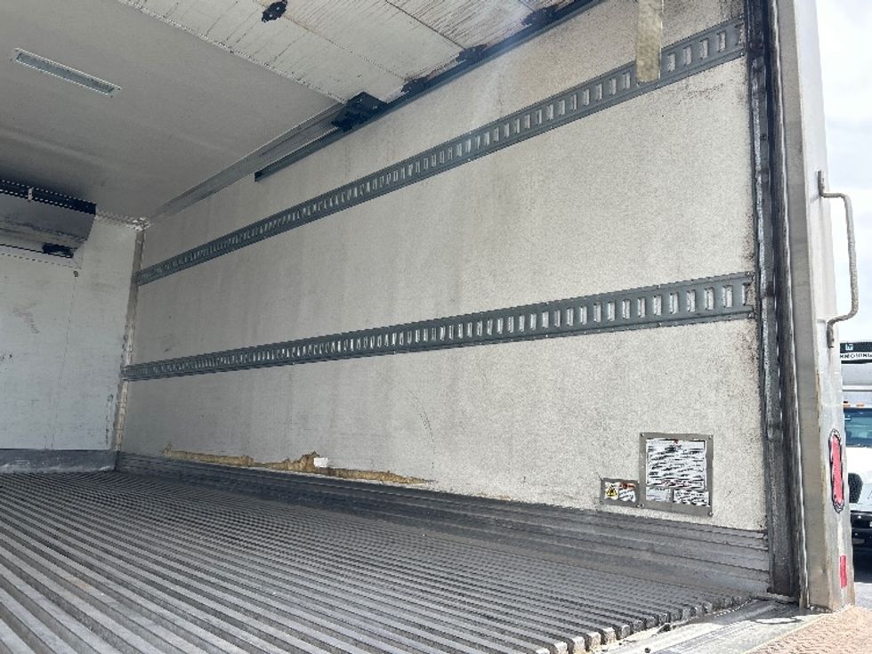 Refrigerated Truck-Light and Medium Duty Trucks-International-2020-MV607-Denver-CO-192,707\n\t\tmiles-$ 37,750 - Image 11