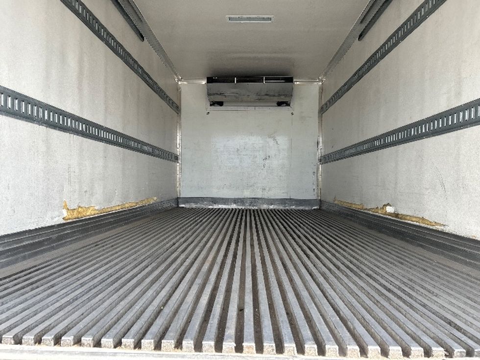 Refrigerated Truck-Light and Medium Duty Trucks-International-2020-MV607-Denver-CO-192,707\n\t\tmiles-$ 37,750 - Image 9