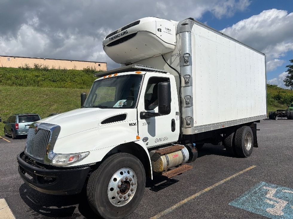 Refrigerated Truck-Light and Medium Duty Trucks-International-2020-MV607-Duncansville-PA-126,483\n\t\tmiles-$ 53,000 - Image 3