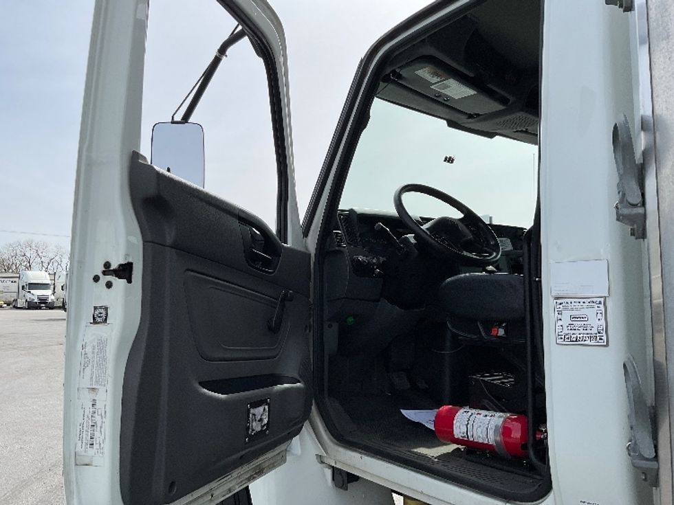 Refrigerated Truck-Light and Medium Duty Trucks-International-2020-MV607-East Chicago-IN-207,664\n\t\tmiles-$ 57,250 - Image 16