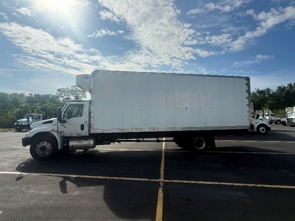 Refrigerated Truck-Light and Medium Duty Trucks-International-2020-MV607-Eden-MD-274,551\n\t\tmiles-$ 42,500 - Image 4