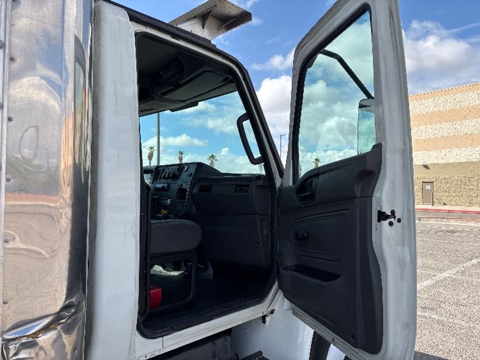 Refrigerated Truck-Light and Medium Duty Trucks-International-2020-MV607-El Paso-TX-215,440\n\t\tmiles-$ 52,250 - Image 19