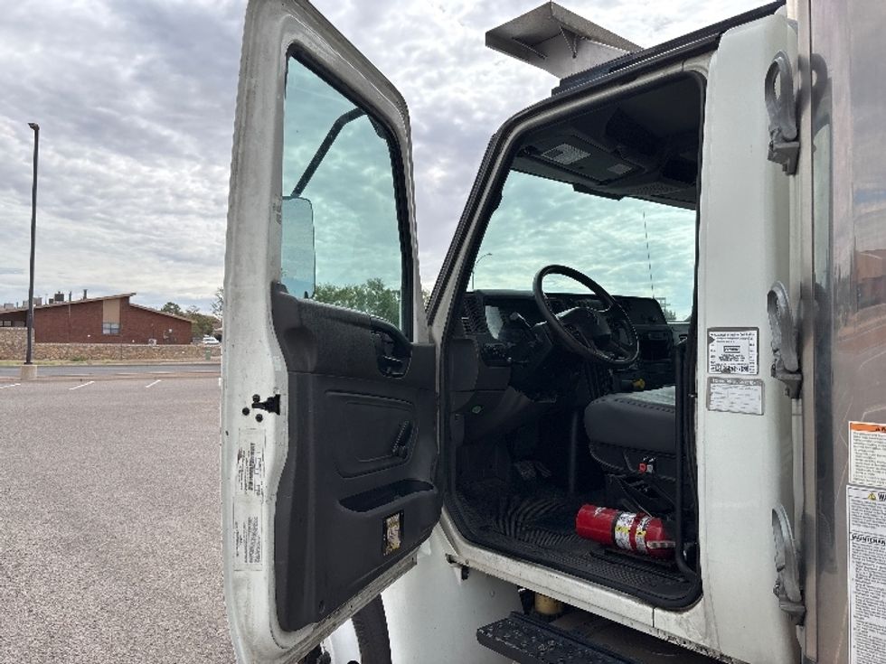 Refrigerated Truck-Light and Medium Duty Trucks-International-2020-MV607-El Paso-TX-225,660\n\t\tmiles-$ 46,250 - Image 16