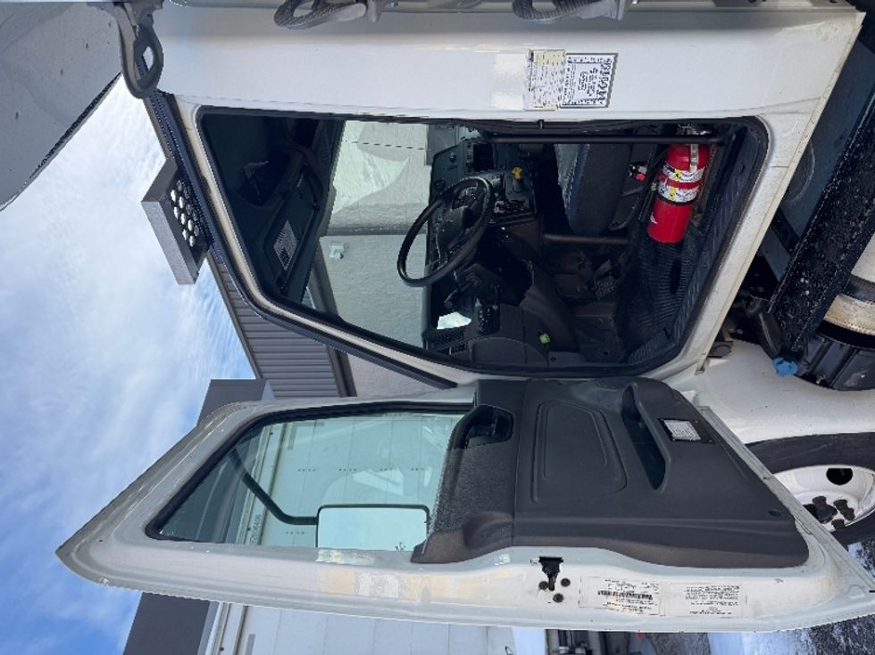 Refrigerated Truck-Light and Medium Duty Trucks-International-2020-MV607-Erlanger-KY-166,918\n\t\tmiles-$ 54,250 - Image 12