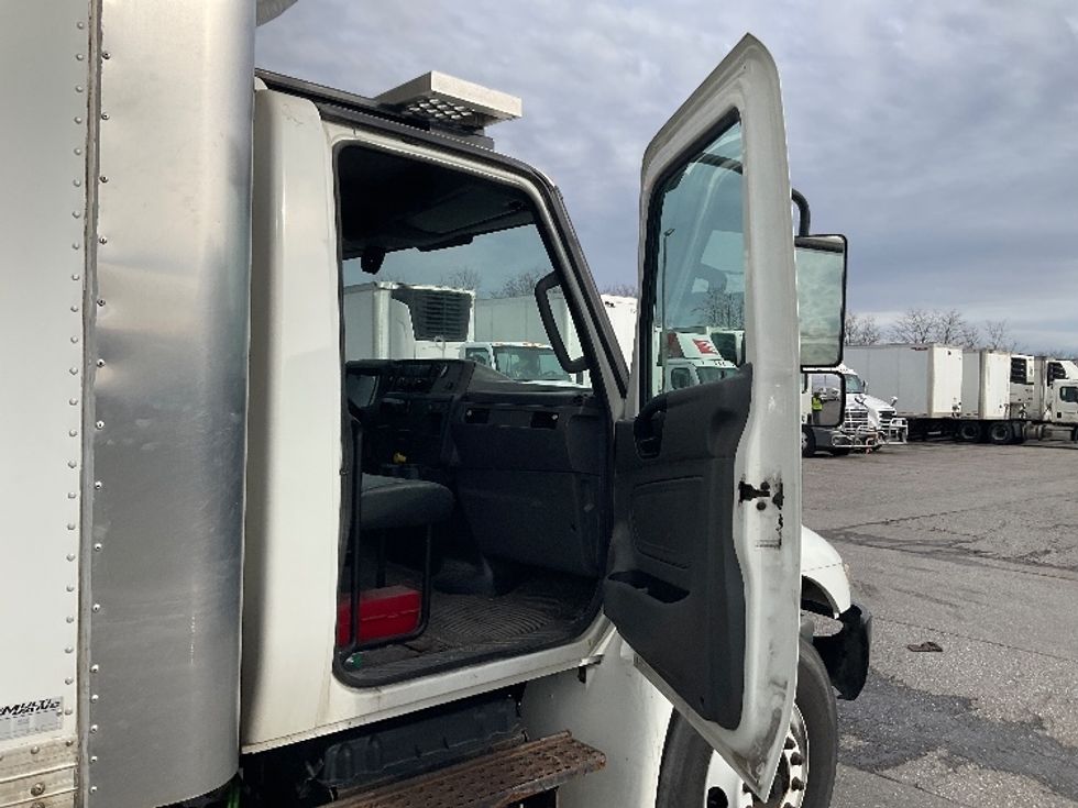 Refrigerated Truck-Light and Medium Duty Trucks-International-2020-MV607-Erlanger-KY-166,918\n\t\tmiles-$ 54,250 - Image 16