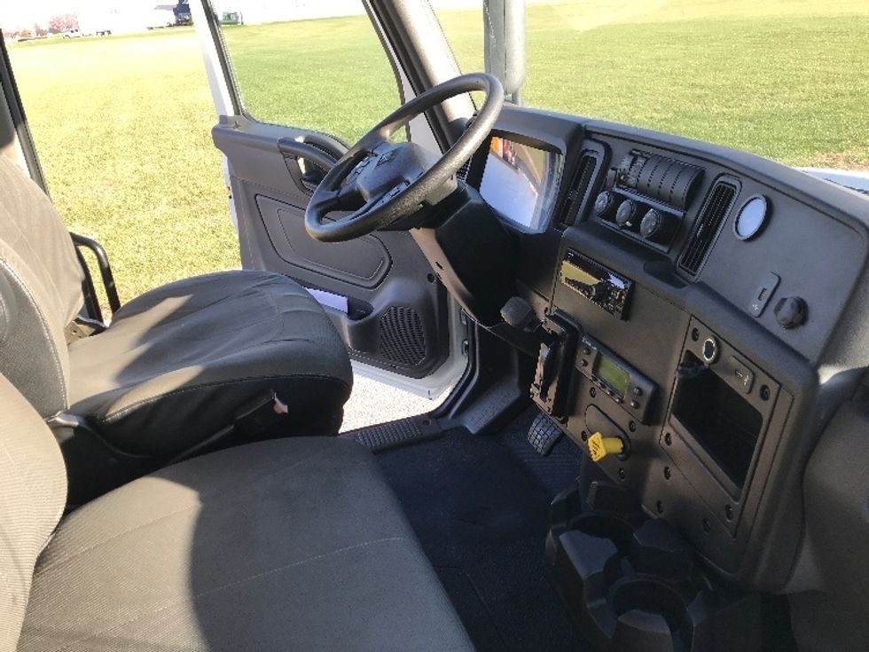 Refrigerated Truck-Light and Medium Duty Trucks-International-2020-MV607-Evansville-IN-164,430\n\t\tmiles-$ 46,500 - Image 21