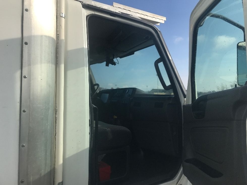 Refrigerated Truck-Light and Medium Duty Trucks-International-2020-MV607-Evansville-IN-195,609\n\t\tmiles-$ 42,500 - Image 20