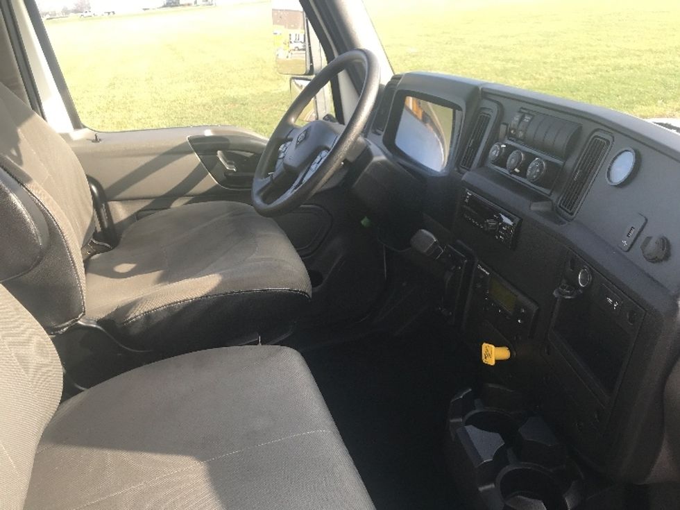 Refrigerated Truck-Light and Medium Duty Trucks-International-2020-MV607-Evansville-IN-195,609\n\t\tmiles-$ 42,500 - Image 22