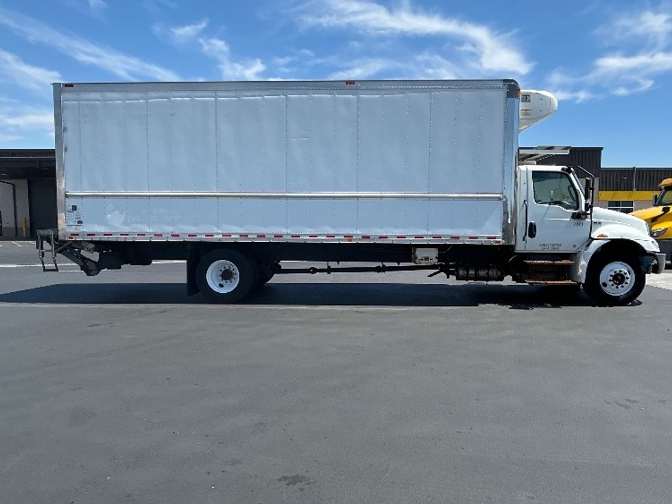 Refrigerated Truck-Light and Medium Duty Trucks-International-2020-MV607-Fontana-CA-120,607\n\t\tmiles-$ 63,500 - Image 14
