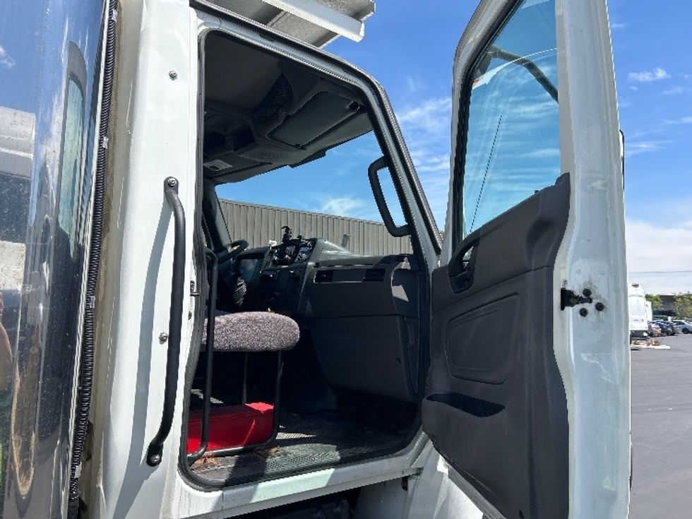 Refrigerated Truck-Light and Medium Duty Trucks-International-2020-MV607-Fontana-CA-120,607\n\t\tmiles-$ 63,500 - Image 20